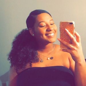 Meet your Posher, Crystal